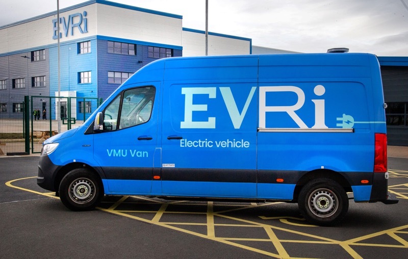 Other image for Pupils get behind-the-scenes look at Evri parcel hub